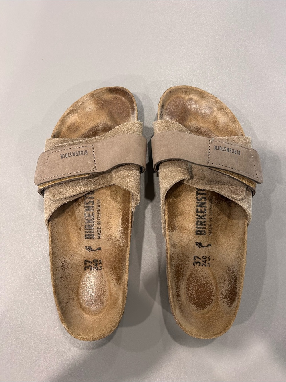 Birkenstock Oita Suede Minimal Slide Sandals Taupe/Tan EU 37 Narrow Women’s US 6